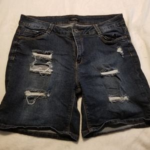 Rue 21 size 13/14 curvy shorts dark wash